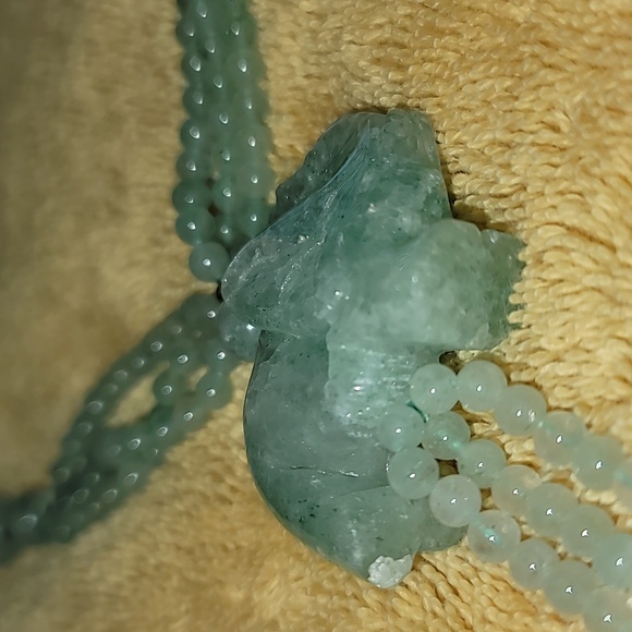 Vintage Beautiful Elephant Jade & 14k Gold  Necklace & Earrings - Picture 8 of 15